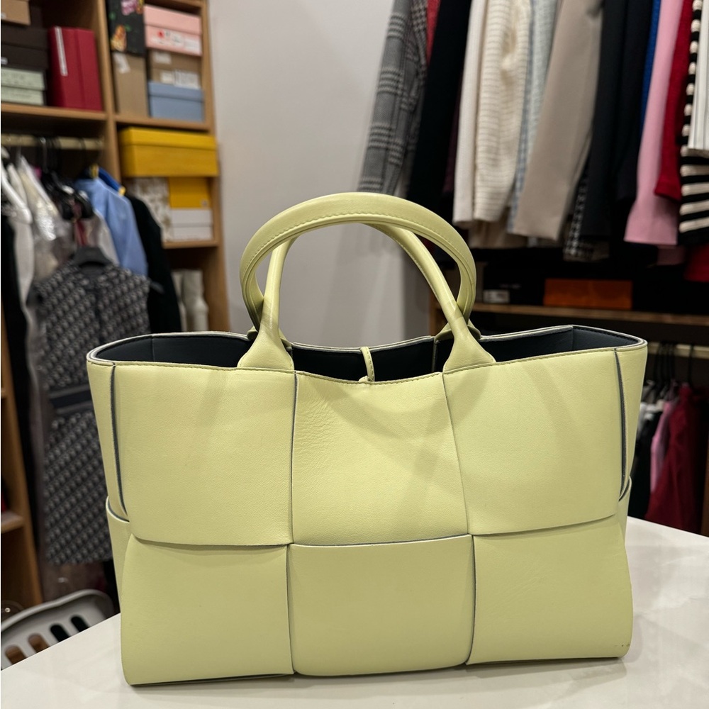 Bottega Veneta Small Arco Leather Tote